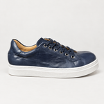 Zapatilla Isaya Azul de cuero, vista lateral