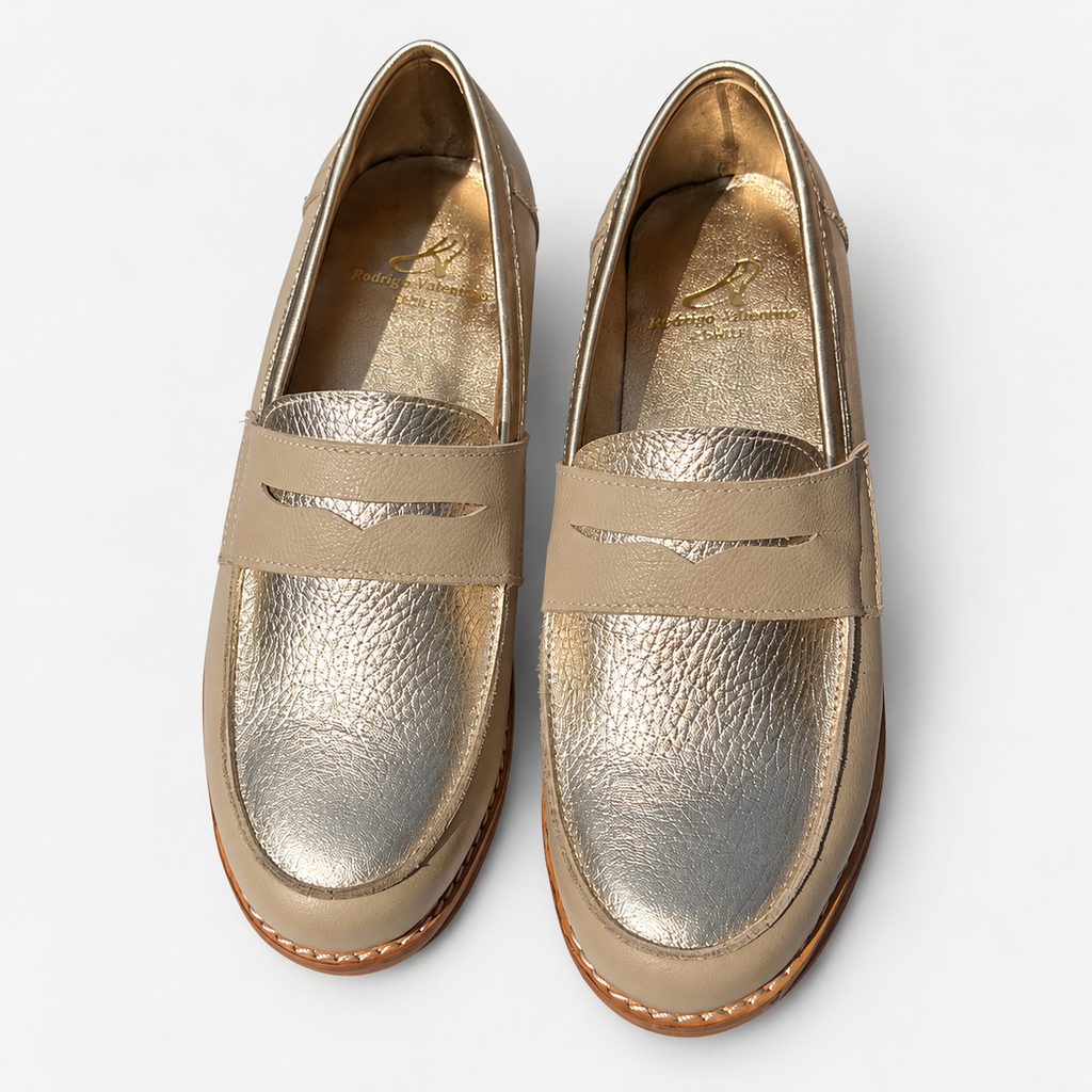 Mocasín Elena Beige Champagne — vista superior